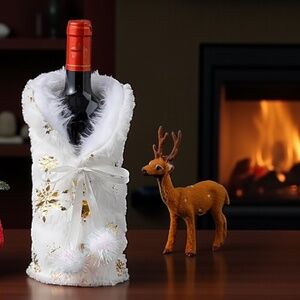 Seasonal Snowflake White Wine Bottle coats- Gold- One